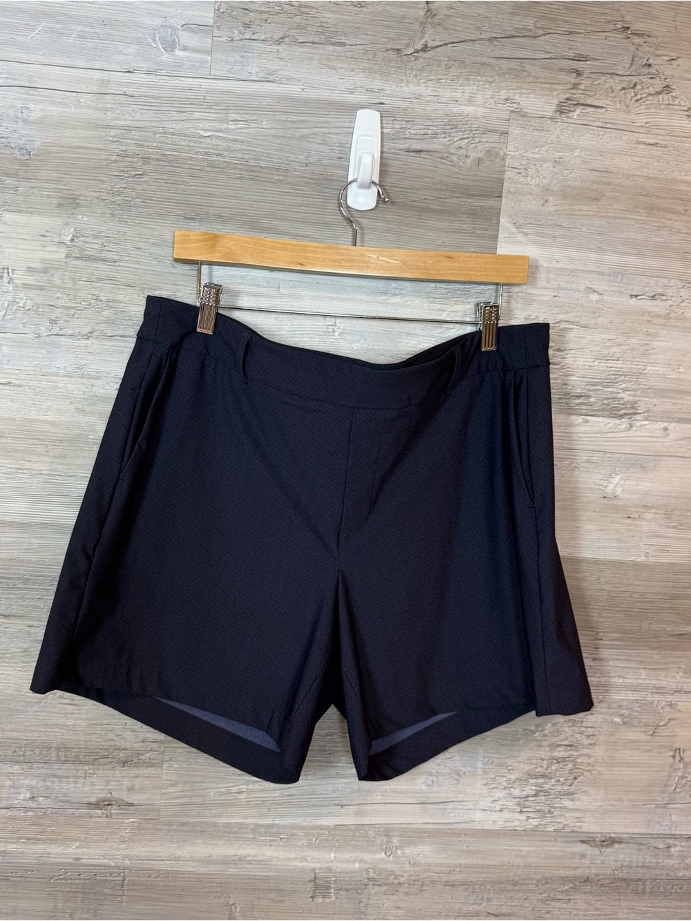SPANX Sunshine Pull On Stretch Shorts 6" Navy Blue Grey Geometric Size XL 50213R